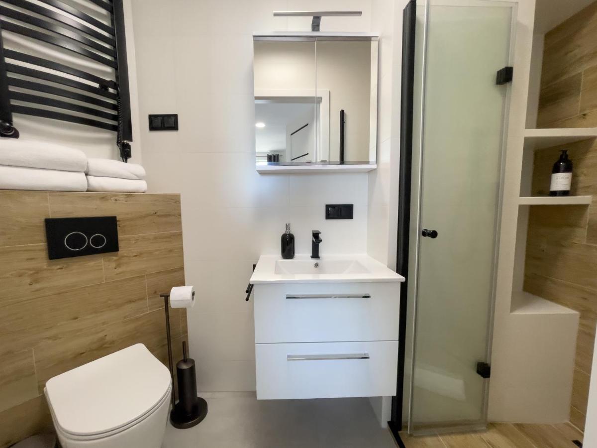 Urban Apartments Premium Baildona 18A, Free Garage, Self Check-In Katowice Bagian luar foto